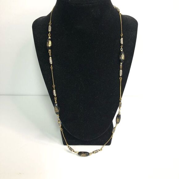 Vintage black bead gold tone spaced courting scene couple bead craft repurpose - Picture 1 of 7